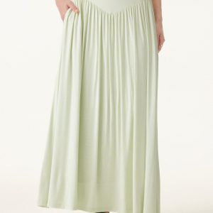 Ultrasoft V-shape Waist Gathred Maxi Circle Skirt with Pockets - Image 3