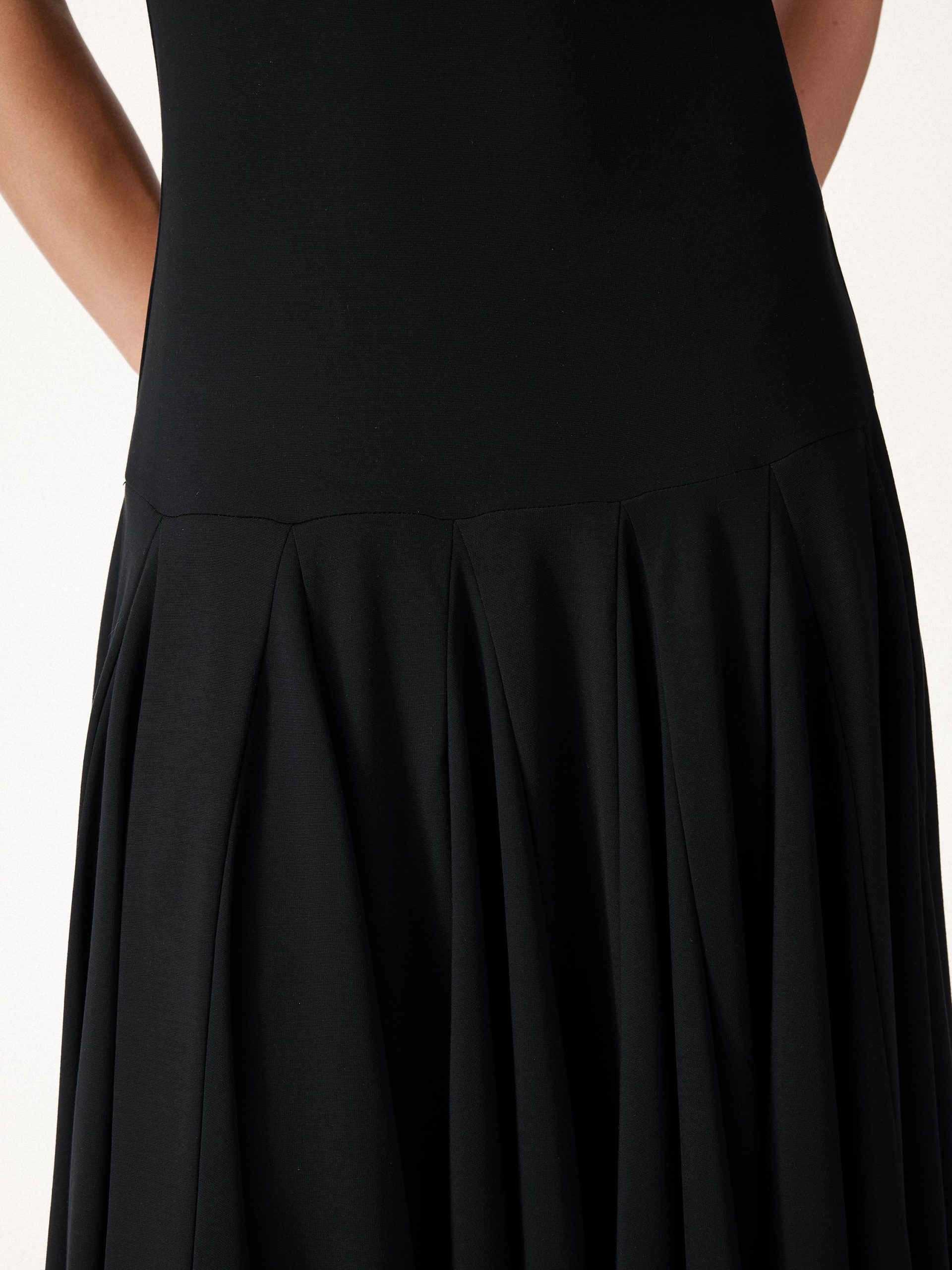 Forever Classy The Little Black Dress - Image 2