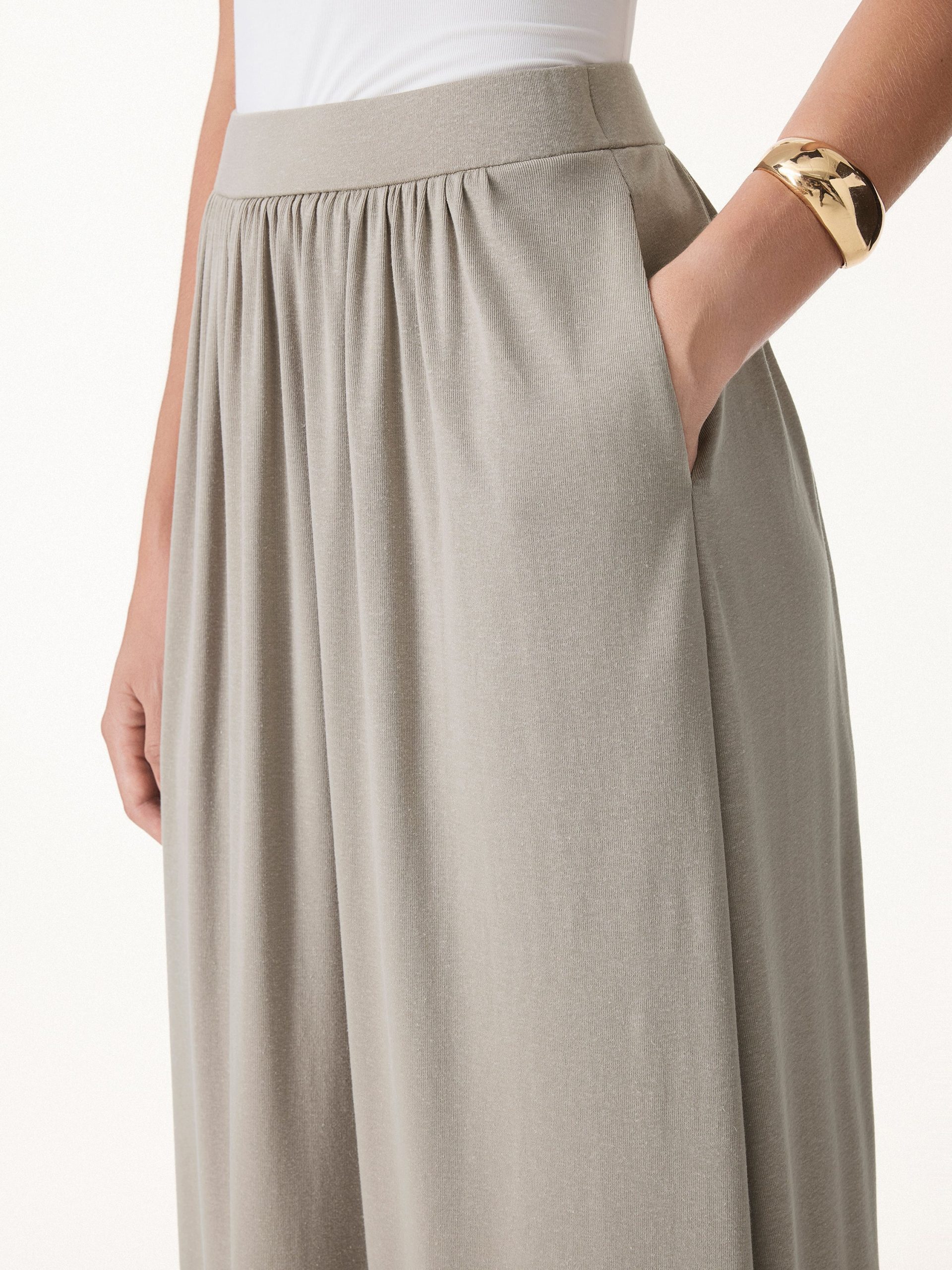 2Pcs Set Spaghetti Bra Top with Side Slit & A-Line Maxi Skirt with Pockets - Image 11