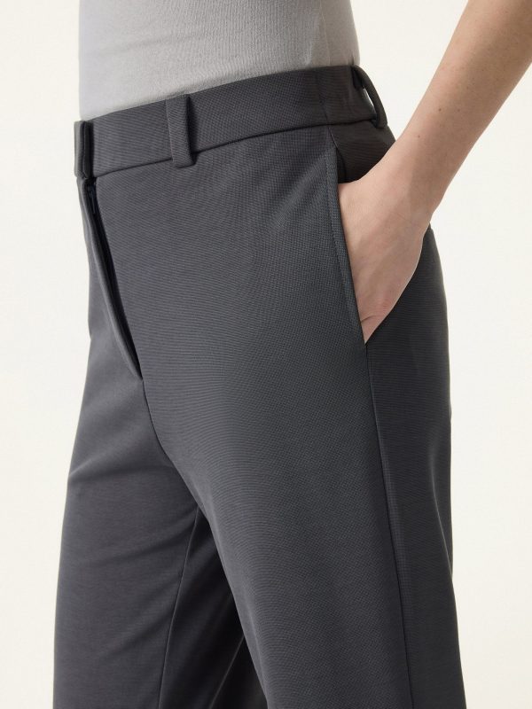 Wrinkle-Resistant High Rise Flared Trousers with Pockets