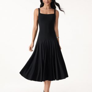 Forever Classy The Little Black Dress - Image 4