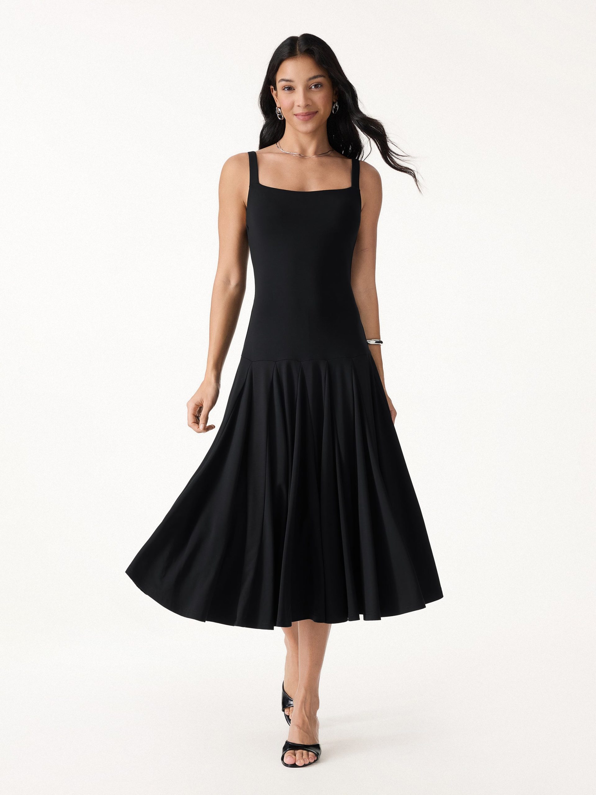 Forever Classy The Little Black Dress - Image 4