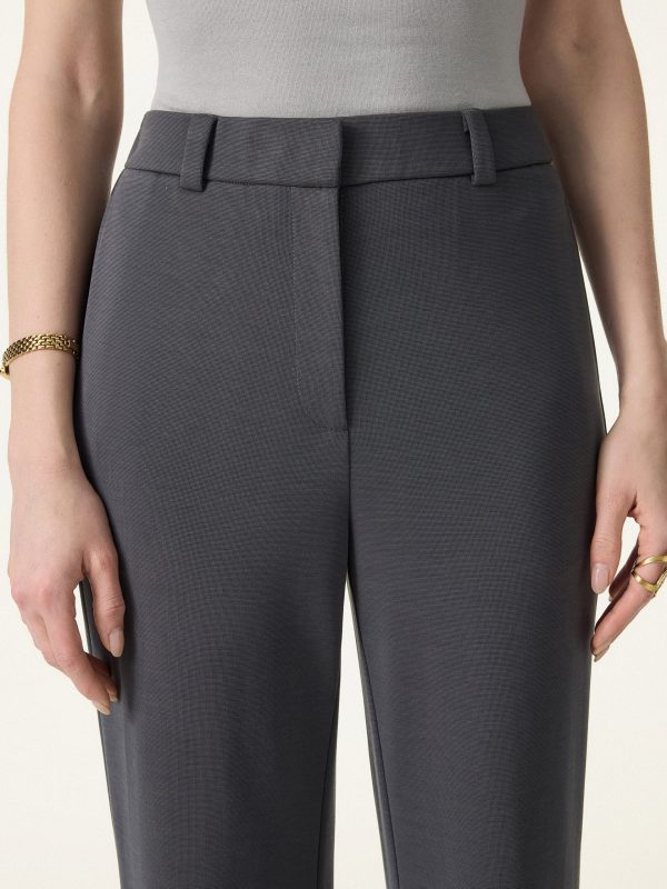 Wrinkle-Resistant High Rise Flared Trousers with Pockets